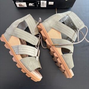 Sorel Women's Sage and Tan Sandals